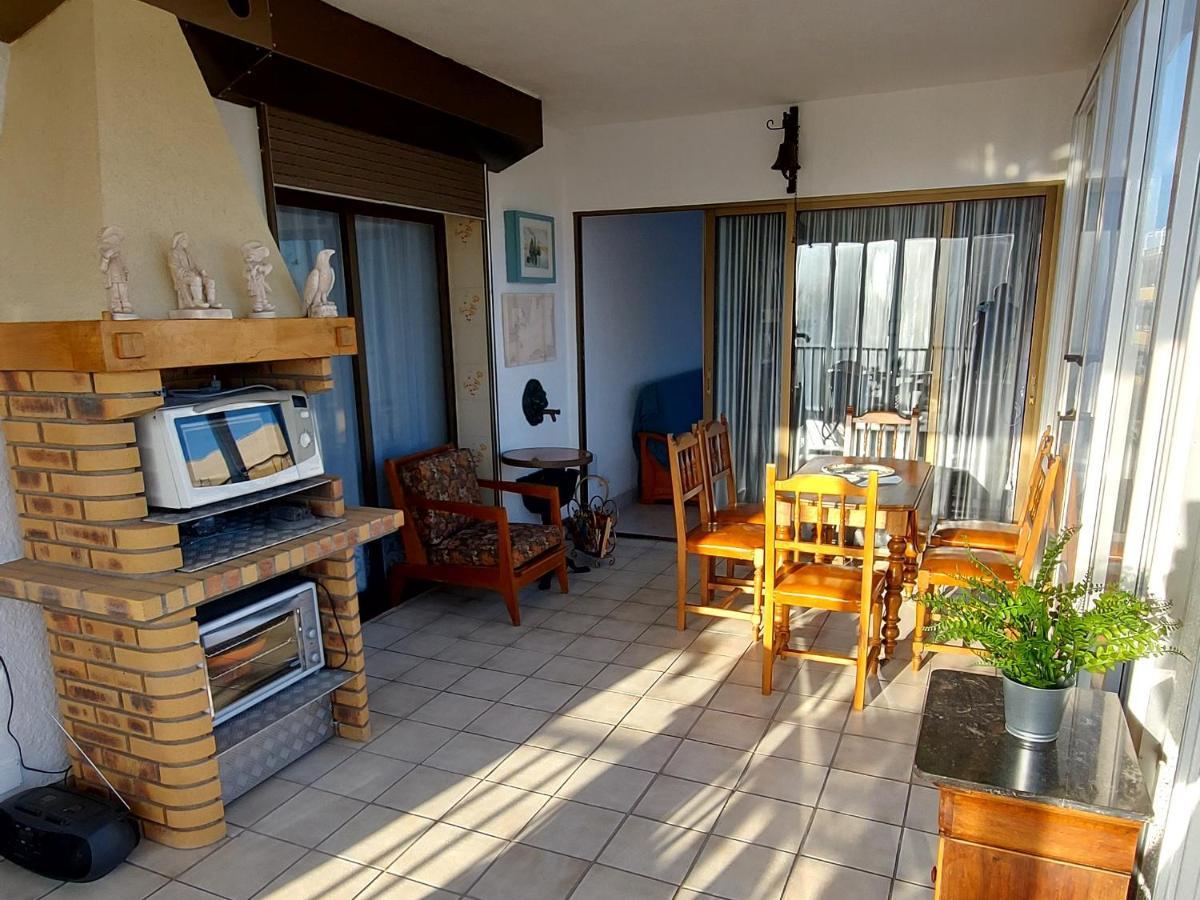 Sol Marina Apartment Салоу Екстериор снимка