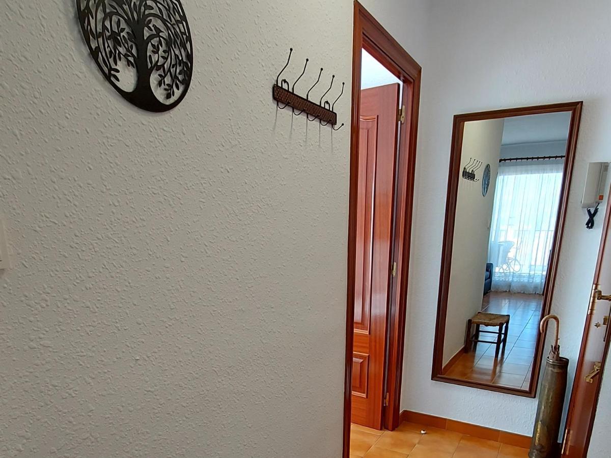 Sol Marina Apartment Салоу Екстериор снимка