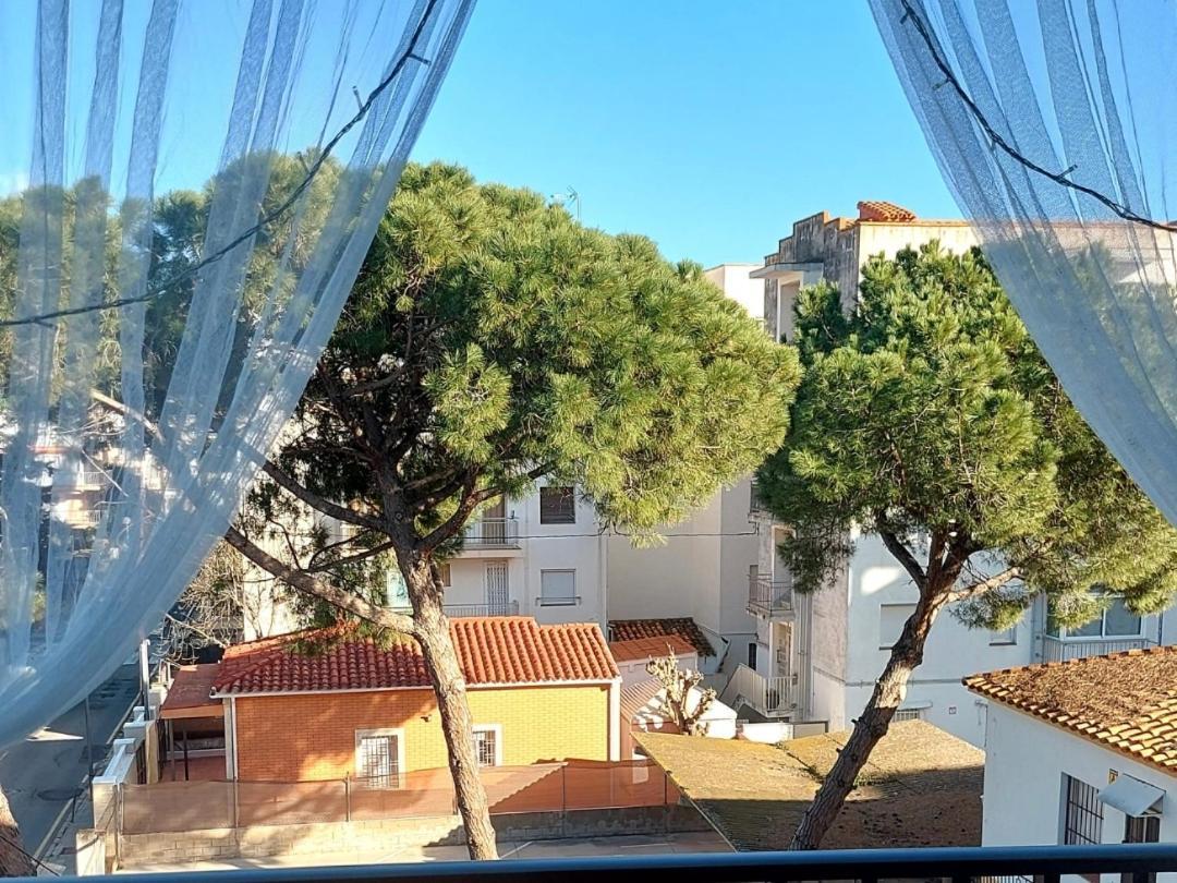 Sol Marina Apartment Салоу Екстериор снимка